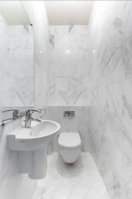Avenue Montaigne Luxury Apartment 2Br 4P Paryż 0*,  Francja