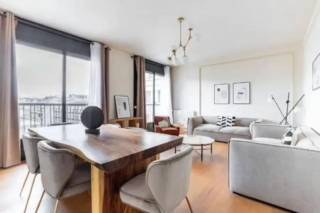 Avenue Montaigne Luxury Apartment 2Br 4P Paryż